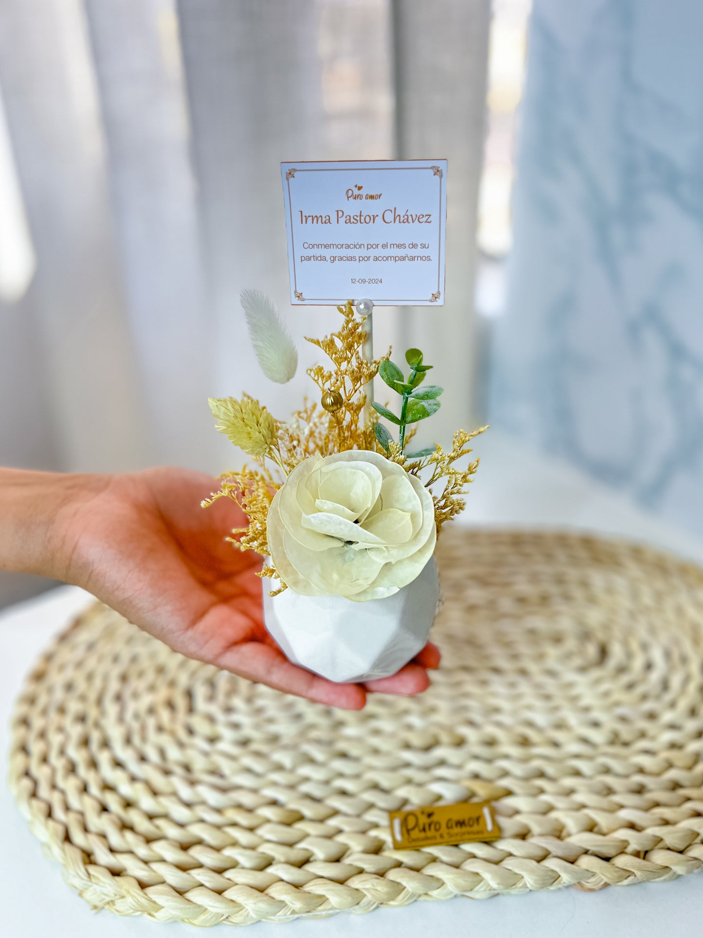 Recuerditos mini en flores naturales eternas personalizable