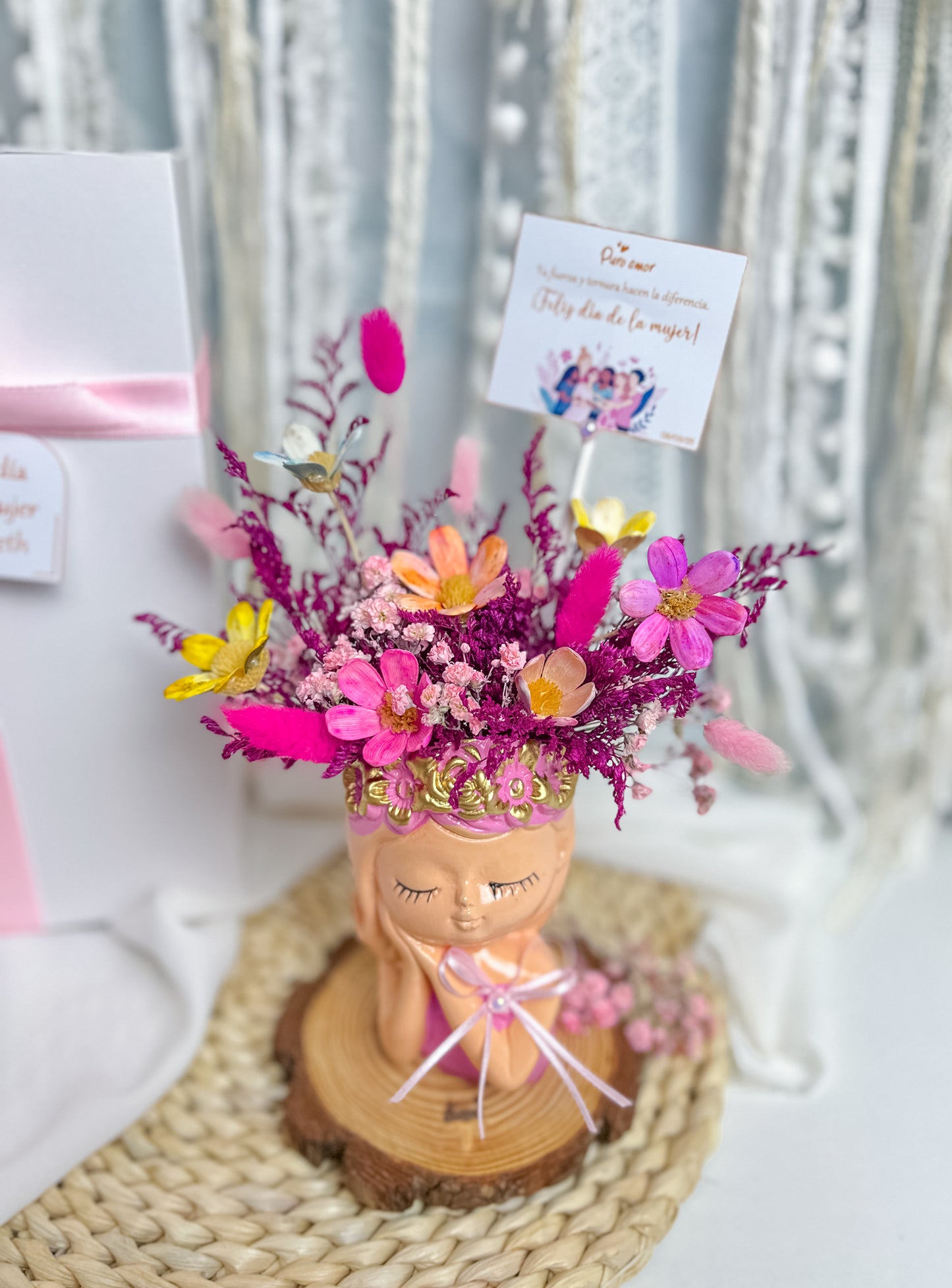 Mini Cecil con flores preservadas