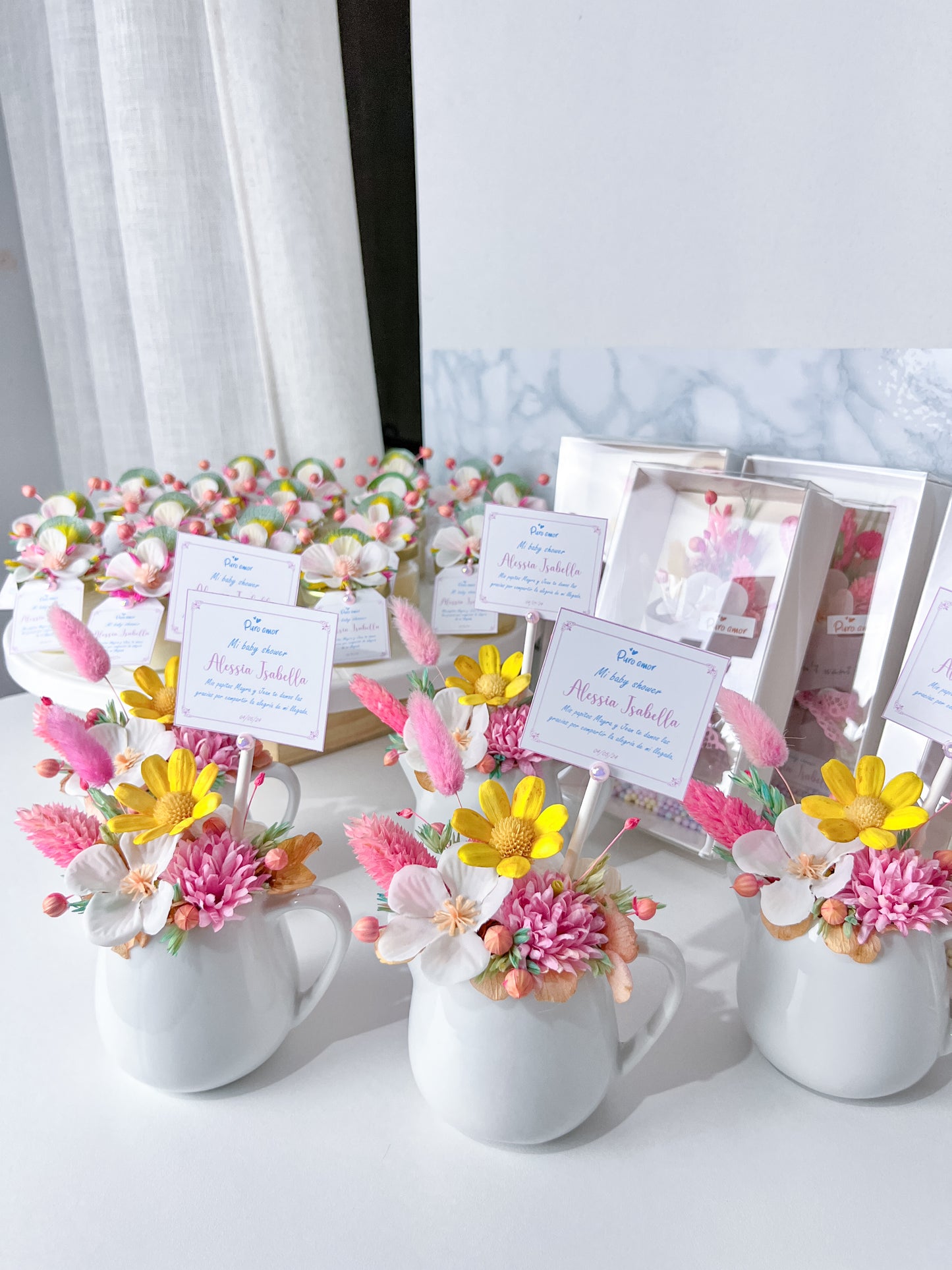 Recuerdito Chic en Teterita con flores eternas