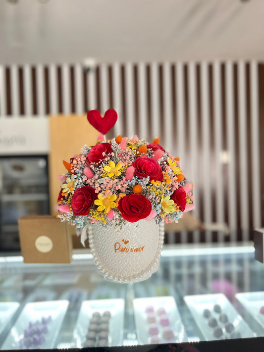 Centro de mesa con flores eternas