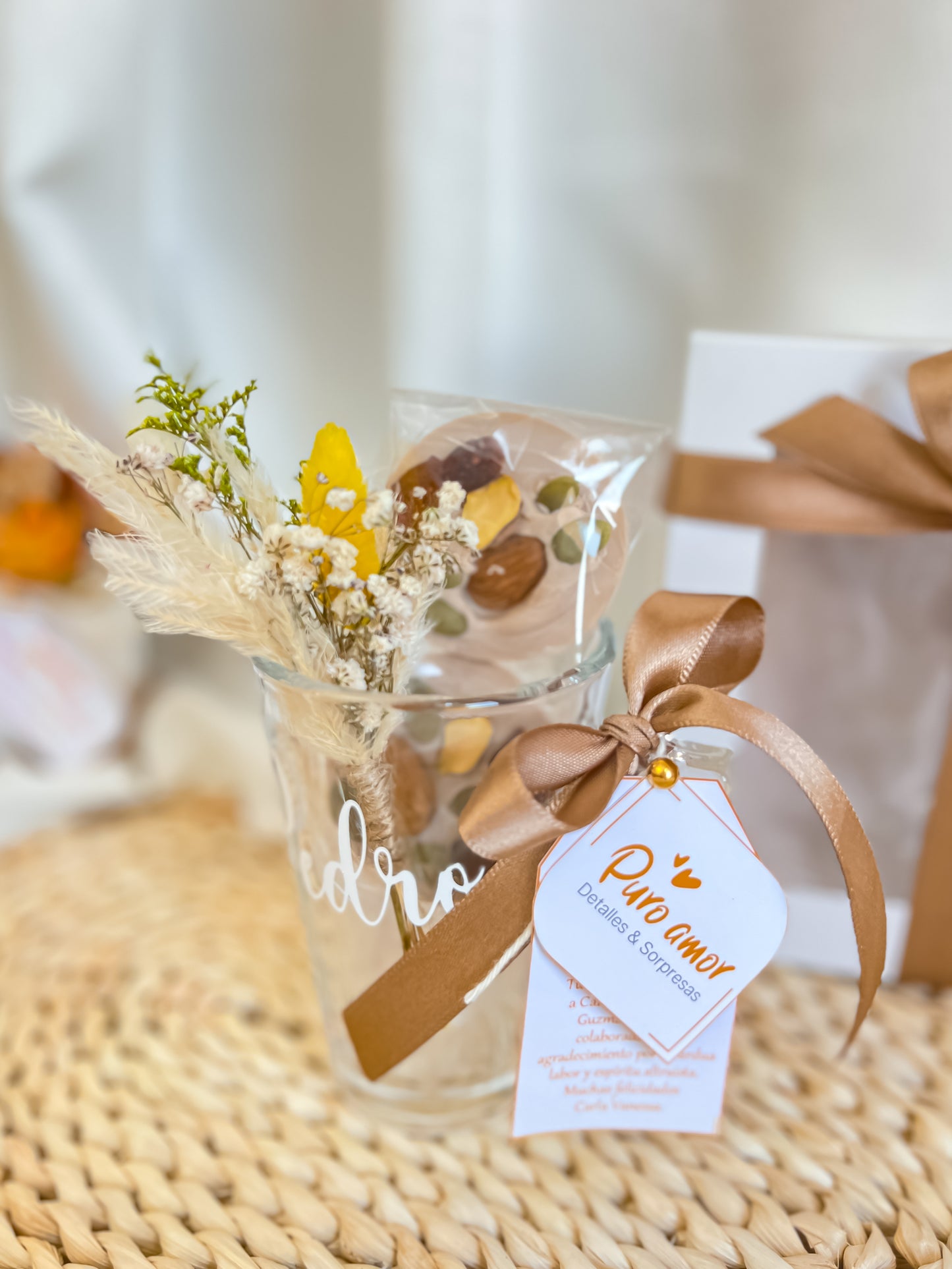 Mug’s decorado y personalizado con galletas de chocolate y deliciosos frutos secos