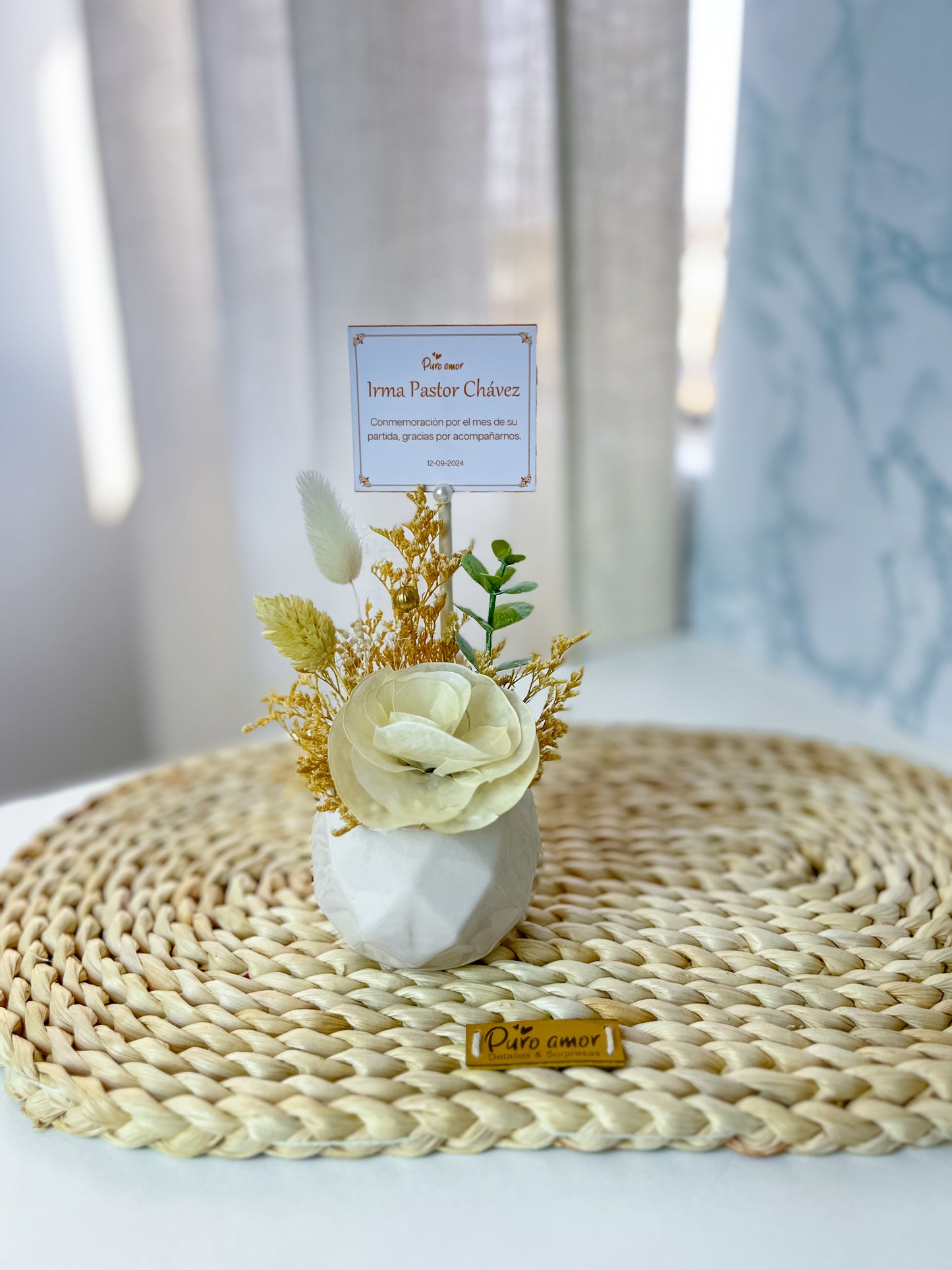 Recuerditos mini en flores naturales eternas personalizable