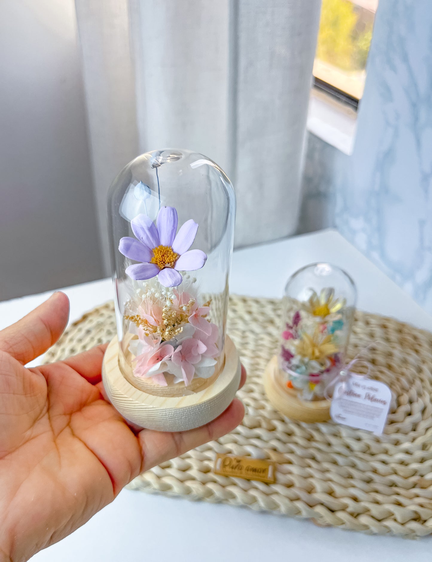 Cápsulas chic con flores naturales preservadas