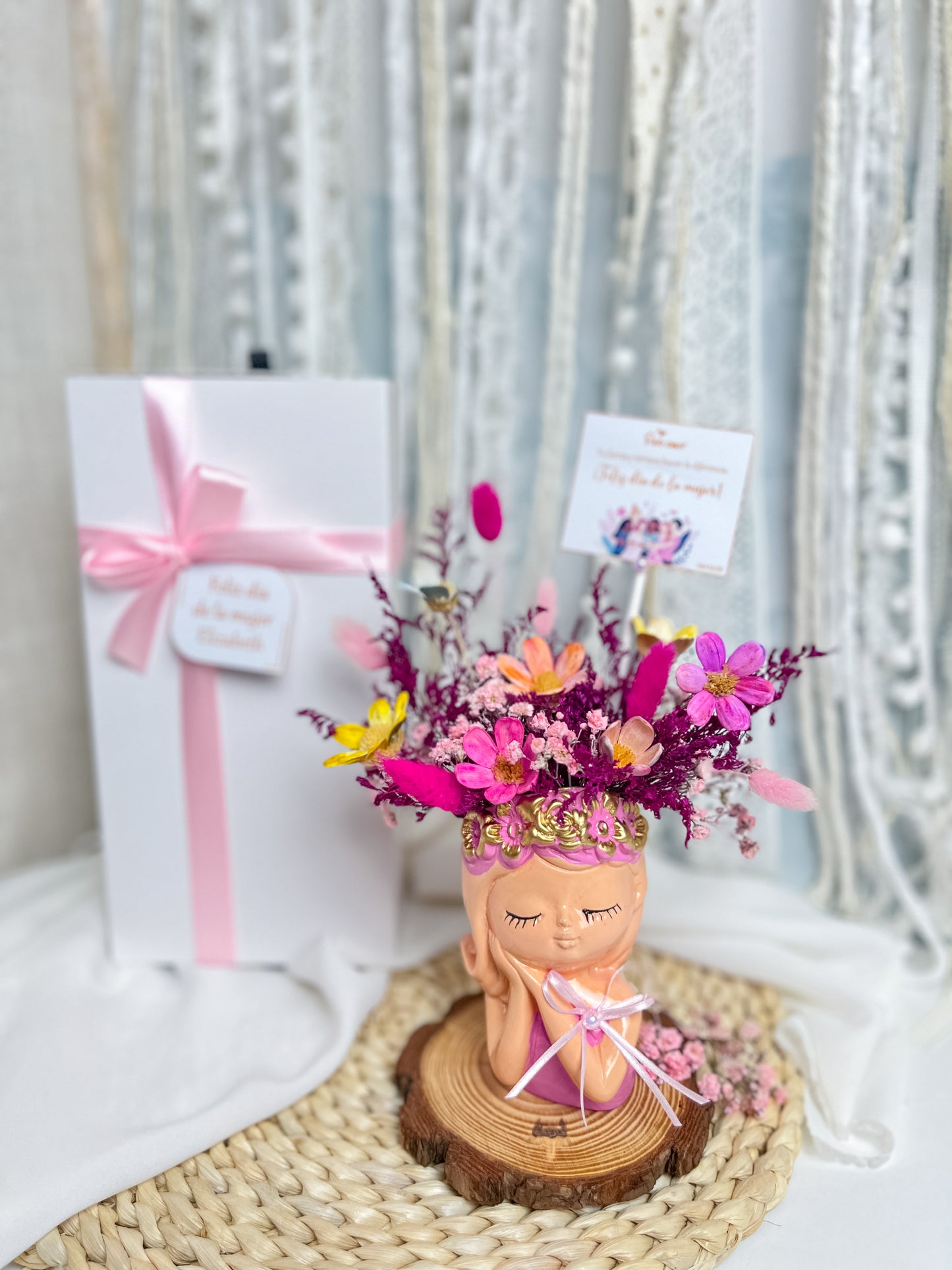 Mini Cecil con flores preservadas