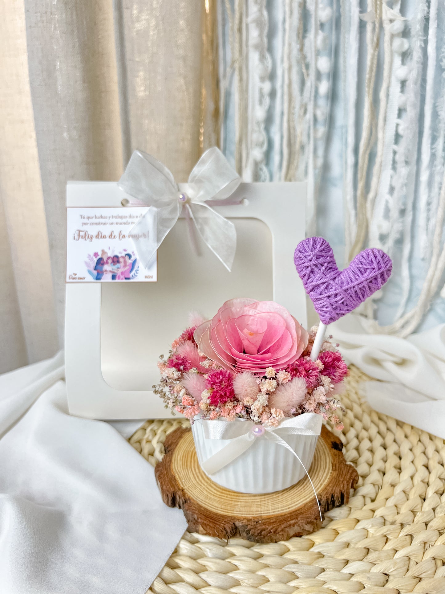 Mini cupcakes con flores preservadas